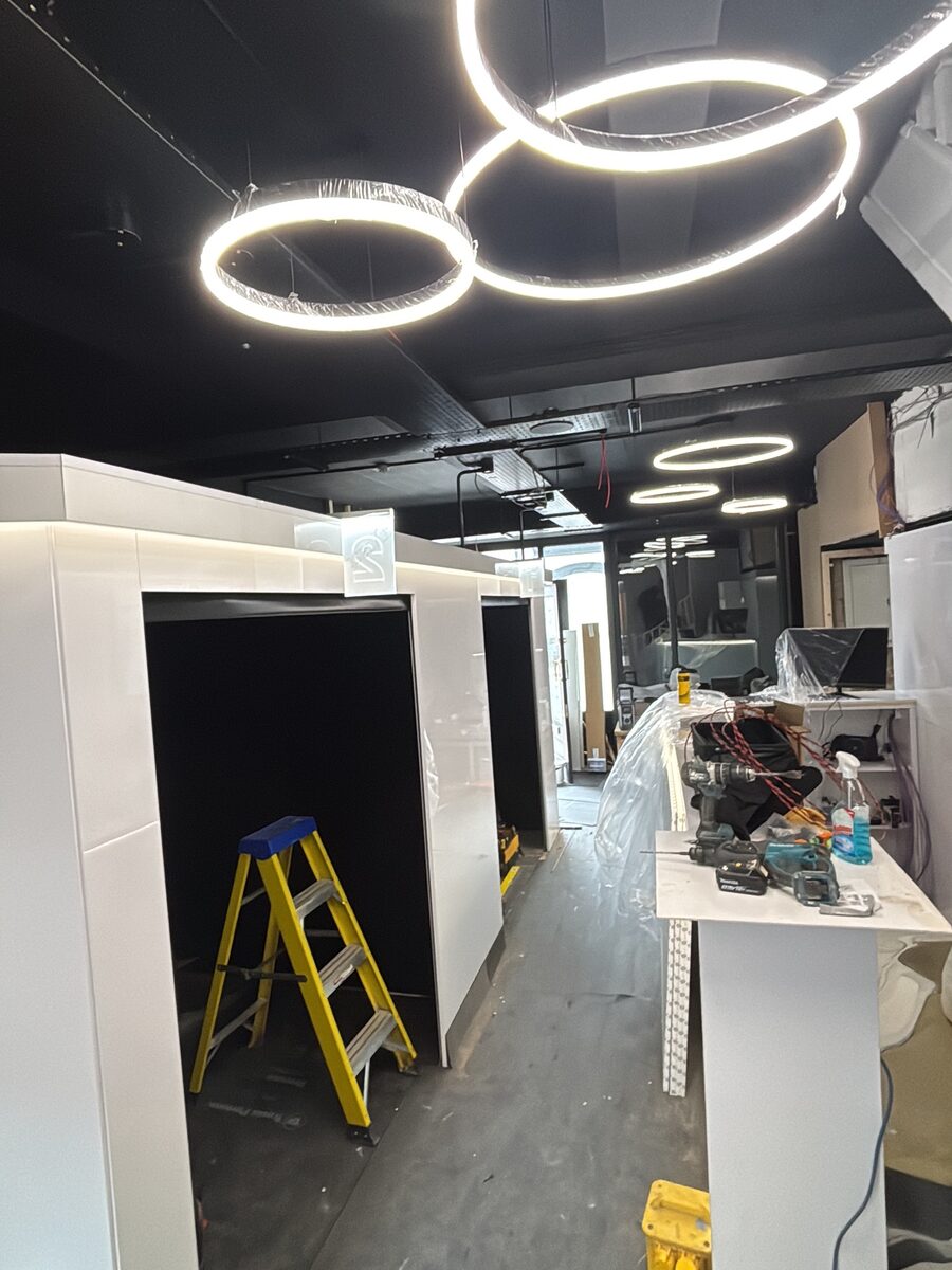 Ring feature lighting during the fit-out